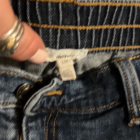 Aeri shorts brand new - Picture 2 of 2